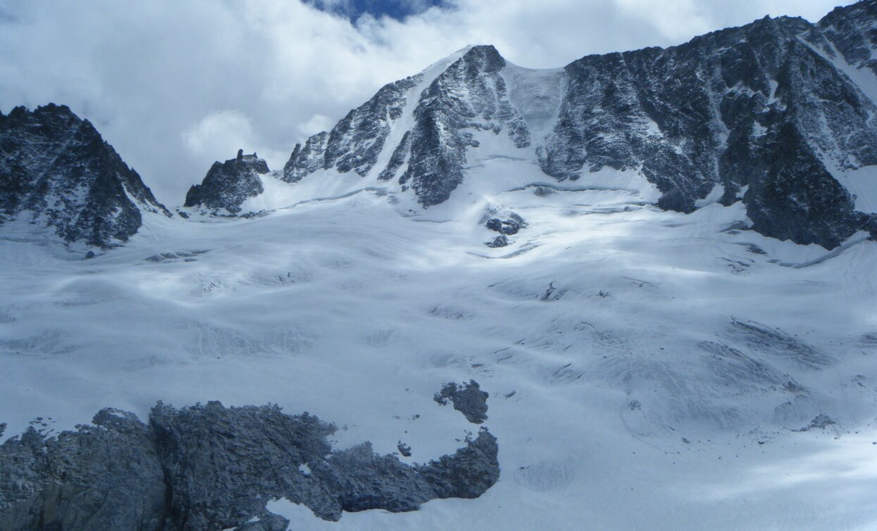 Lake Denza and Presanella hanging glacier | © Ph Guide Alpine Val di Sole, APT Valli di Sole, Peio e Rabbi