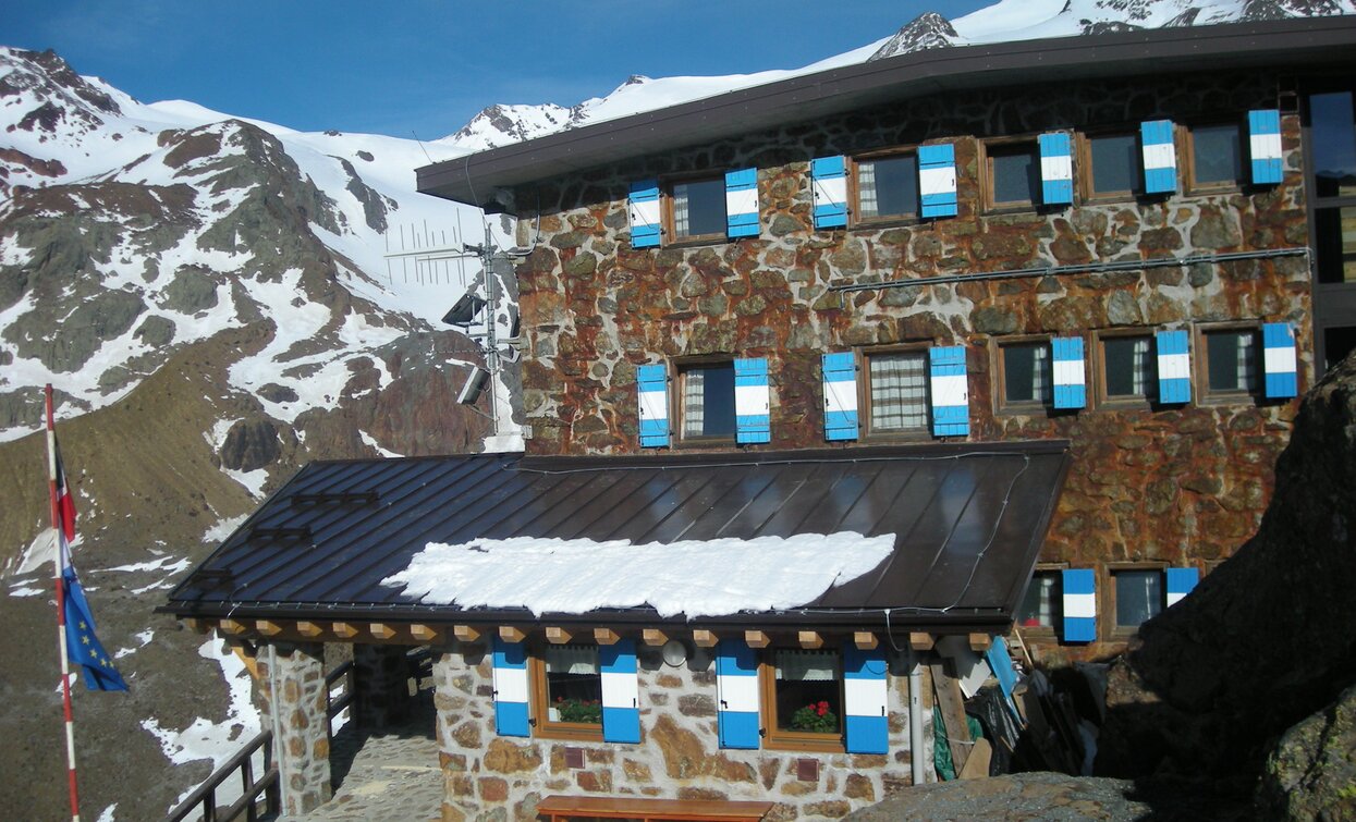 Rifugio Cevedale «G. Larcher» alpine hut | © Ph Parco Nazionale dello Stelvio, APT Valli di Sole, Peio e Rabbi
