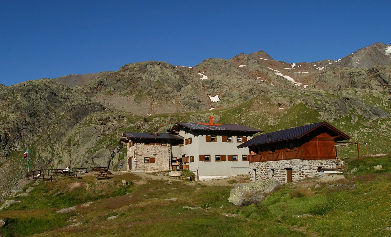 Saènt mountain hut «S. Dorigoni» | © Ph Guide Alpine Val di Sole, APT Valli di Sole, Peio e Rabbi