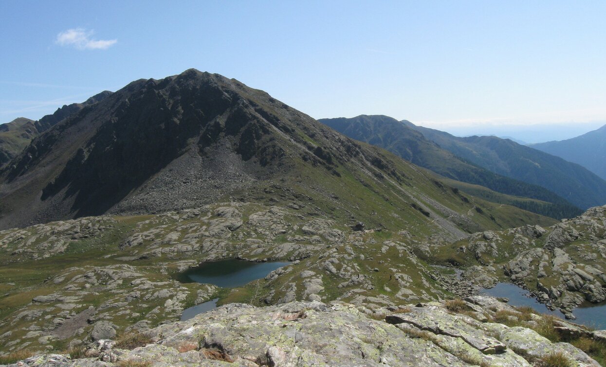 Haselgruber Hut «at Corvo Lake» | © Ph Mochen Tiziano, APT Valli di Sole, Peio e Rabbi