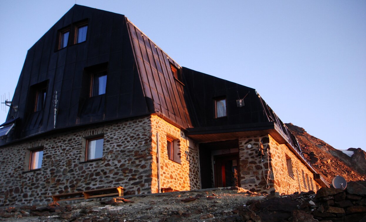 Rifugio Vioz «Mantova» | © Ph Rifugio Vioz Mantova, APT Valli di Sole, Peio e Rabbi