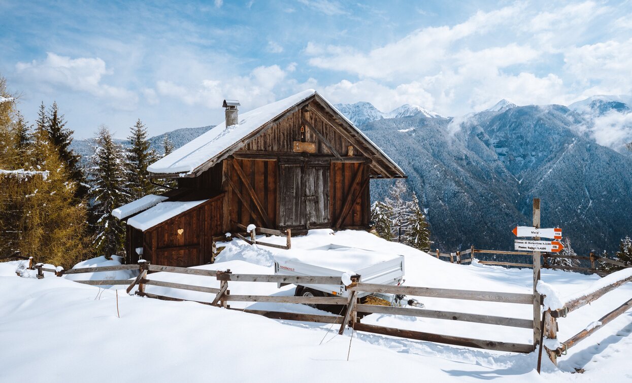Snowshoeing route among the alpine huts of Bolentina | © Nicola Cagol, APT Valli di Sole, Peio e Rabbi