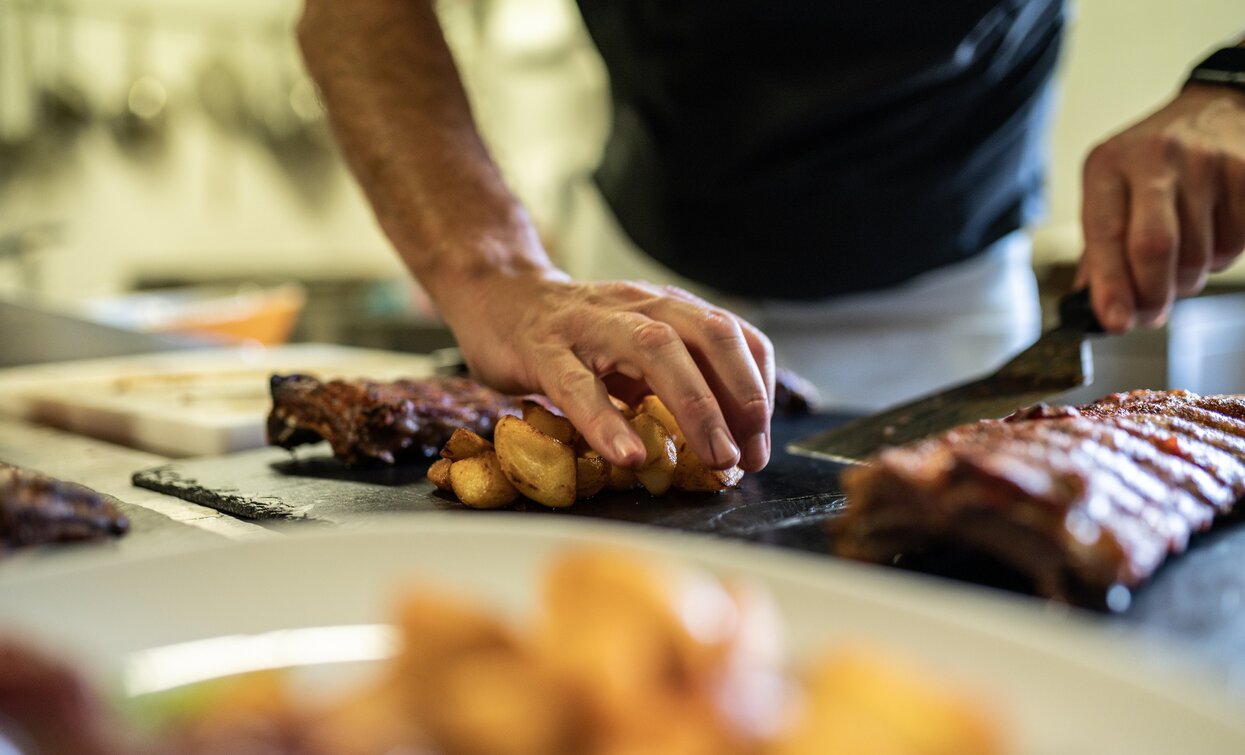 The dishes of Malga Monte Sole | © Giacomo Podetti, APT Valli di Sole, Peio e Rabbi