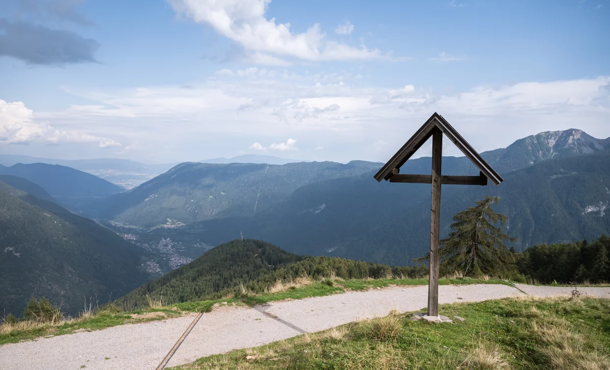 Unbefestigter Weg, der zur Malga di Bolentina hinaufführt | © Azienda Turismo Val di Sole, APT - Valli di Sole, Peio e Rabbi