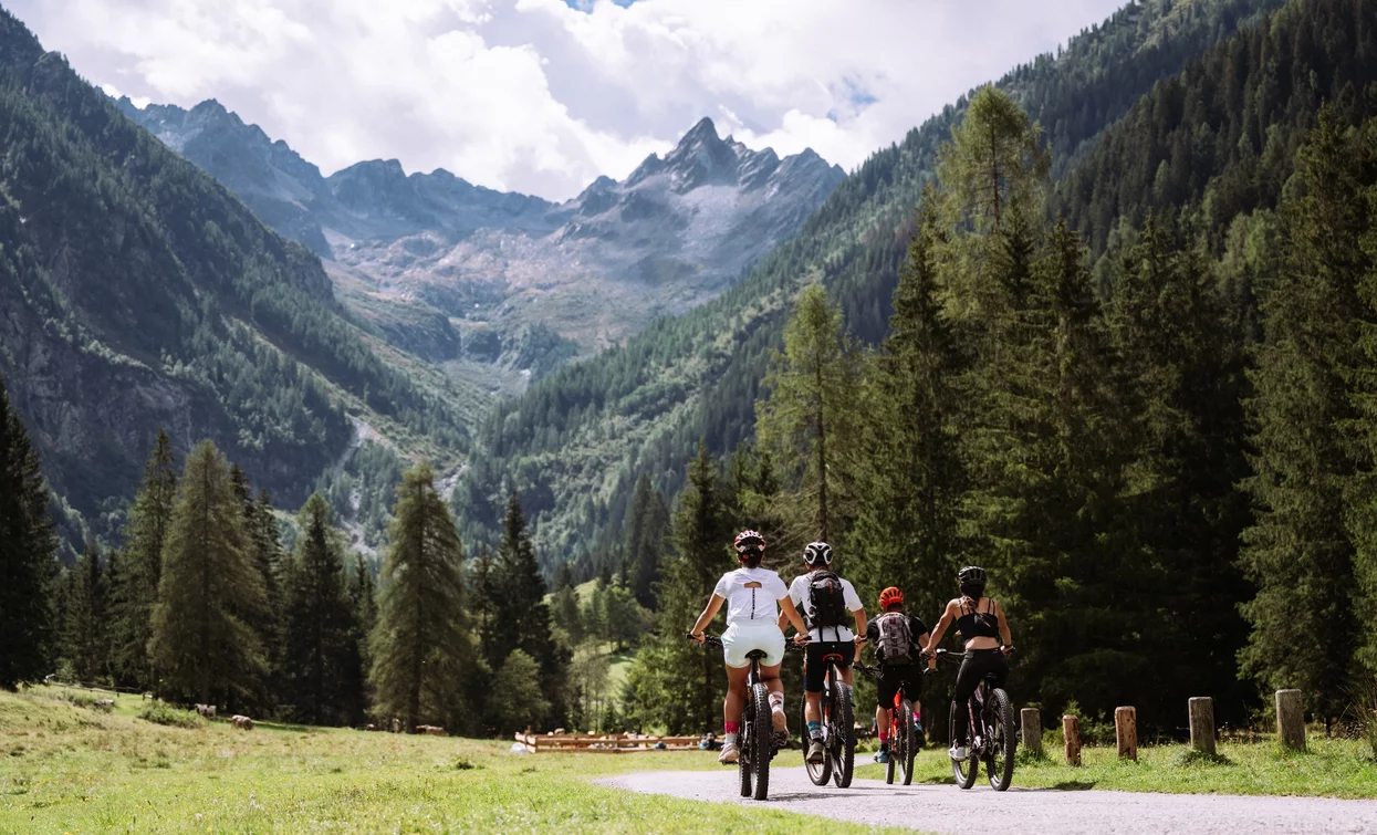 In bici in Valpiana | © Foto Giacomo Podetti, APT Valli di Sole, Peio e Rabbi