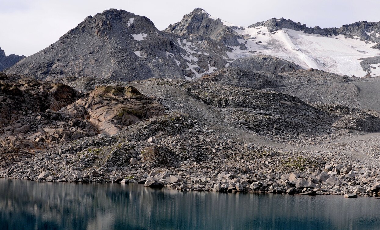 Presena Glacier overlooking the lake | © Azienda Turismo Val di Sole, APT Valli di Sole, Peio e Rabbi