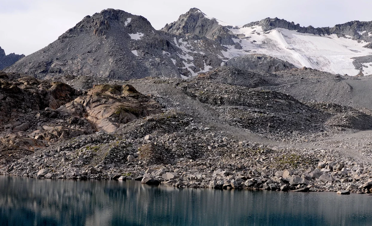 Ghiacciaio di Presena che domina il lago | © Azienda Turismo Val di Sole, APT Valli di Sole, Peio e Rabbi