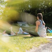Pratica di yoga nella natura | © Azienda per il Turismo Val di Sole - Archivio Maso Margherita  