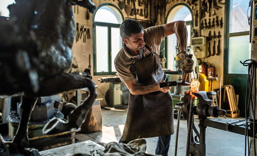 Ivan Zanoni artigiano del ferro battuto | © Archivio APT Val di Sole - Ph Tommaso Prugnola