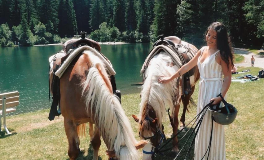 A cavallo al Lago dei Caprioli | © Archivio APT Val di Sole - ph agriturismo Bontempelli