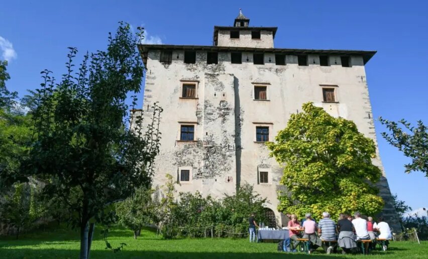 WOW experience autunno-Visita e castagnata a Castel Nanno | © Archivio APT Val di Non