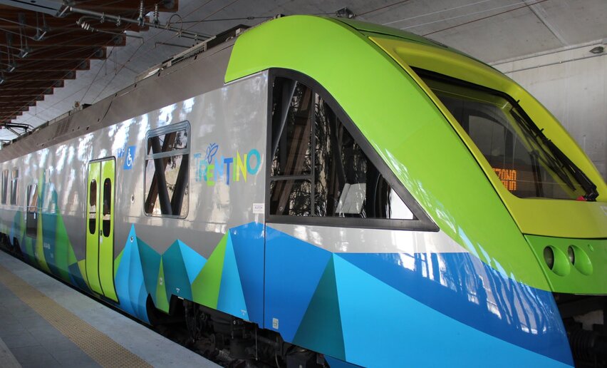 Treno Trento-Malé-Mezzana | © Archivio Trentino Trasporti Esercizio