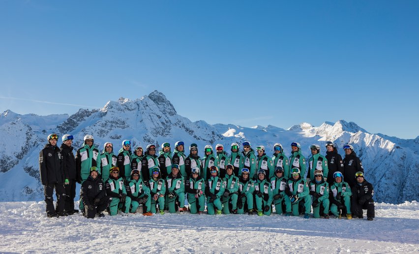 Team della Scuola italiana Sci e Snowboard Tonale Presena | © Archivio Scuola italiana Sci Tonale Presena - Ph Mauro Mariotti 