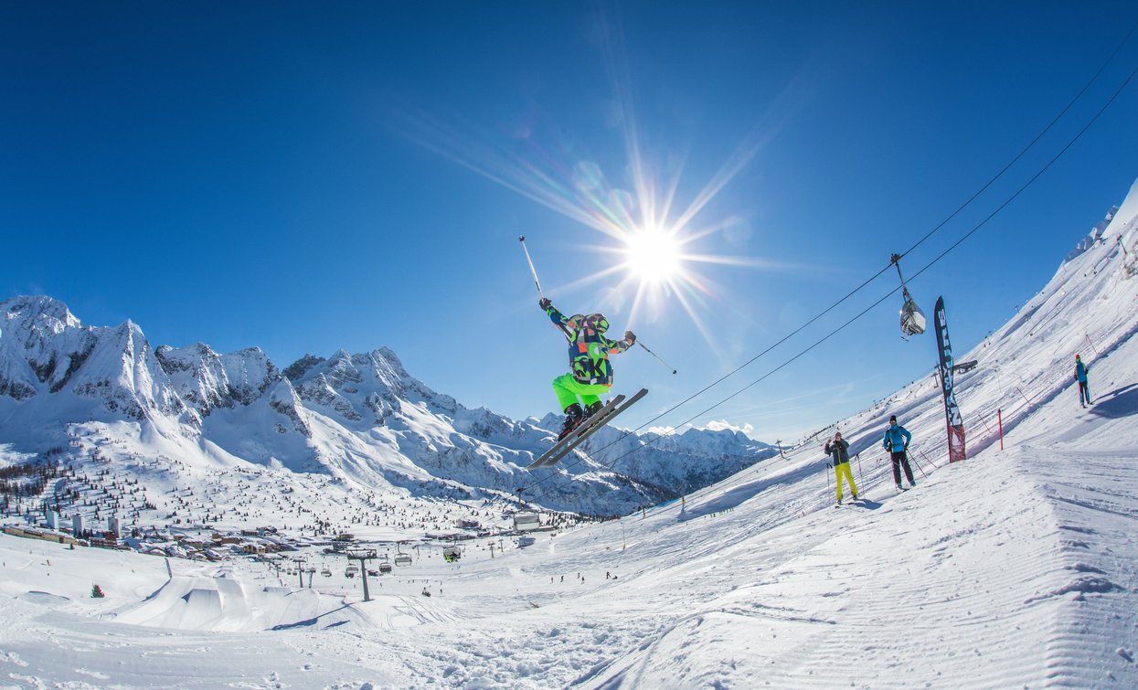 Freestyle nello snowpark Tonale | © Archivio APT Val di Sole - Ph Tommaso Prugnola