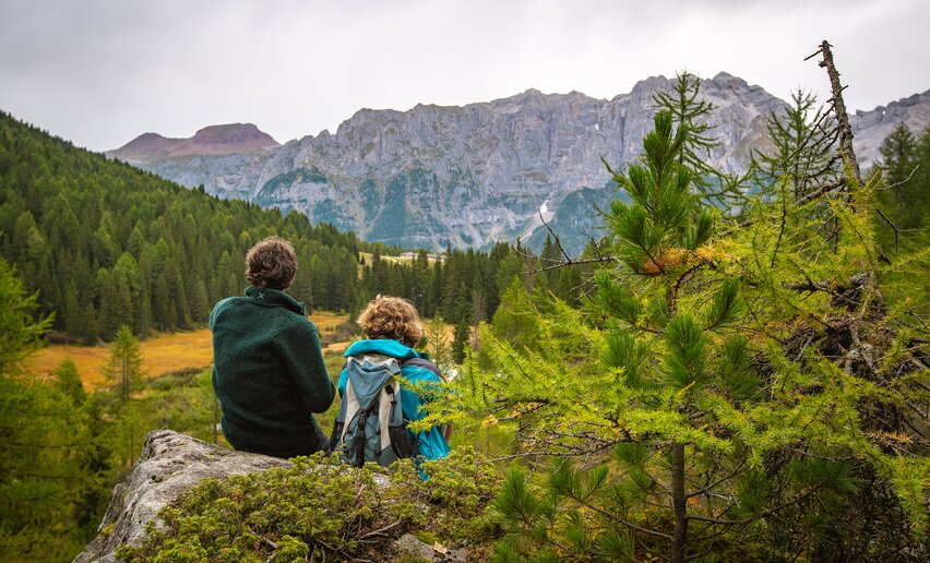 Trekking con vista sulle Dolomiti di Brenta | © Archivio APT Val di Sole - Ph Tommaso Prugnola