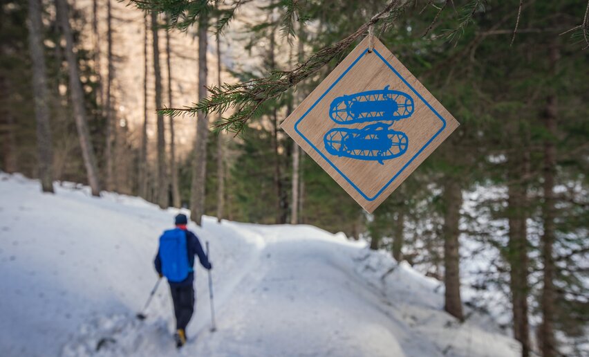 Segnaletica percorsi con le ciaspole Walk - A piedi in inverno | © Archivio APT Val di Sole - Ph Prugnola Tommaso