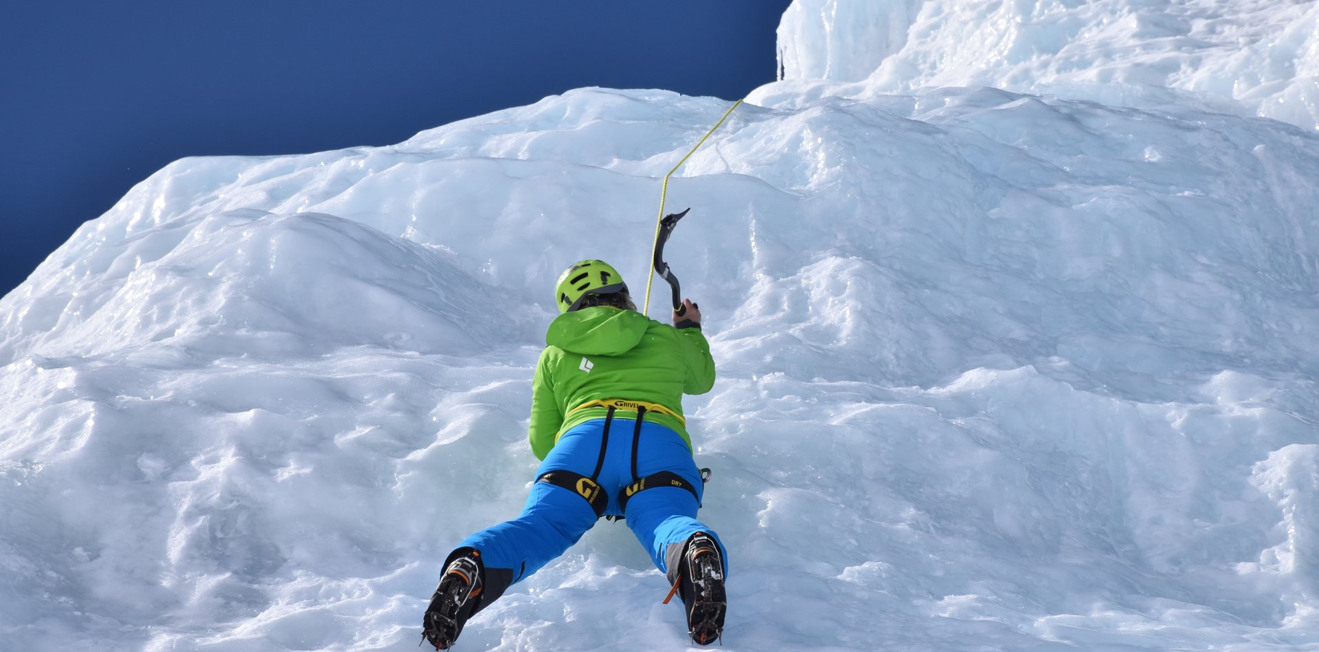 Ice climbing - arrampicata su ghiaccio a Passo del Tonale | © Archivio APT Val di Sole - Ph Dario Andreis