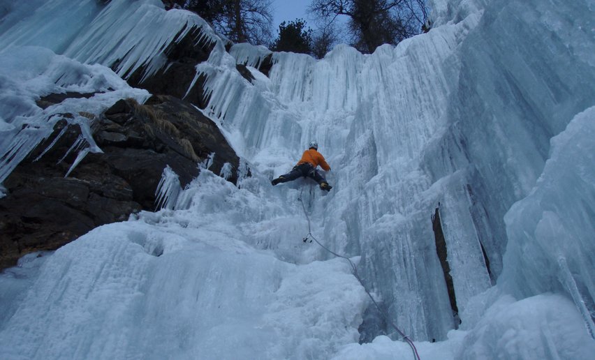 Ice climbing arrampicata su ghiaccio in Val di Peio | © Archivio APT Val di Sole - Ph Stefano Dalla Valle