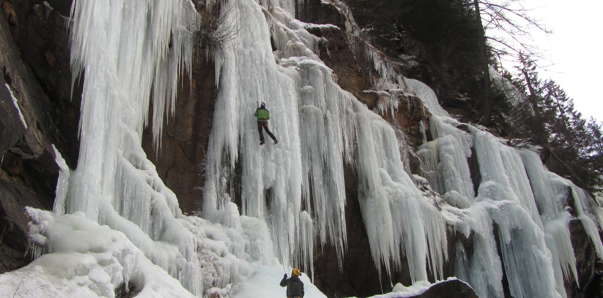 Ice climbing  su cascate in Val di Peio | © Archivio APT Val di Sole - Ph Stefano Dalla Valle