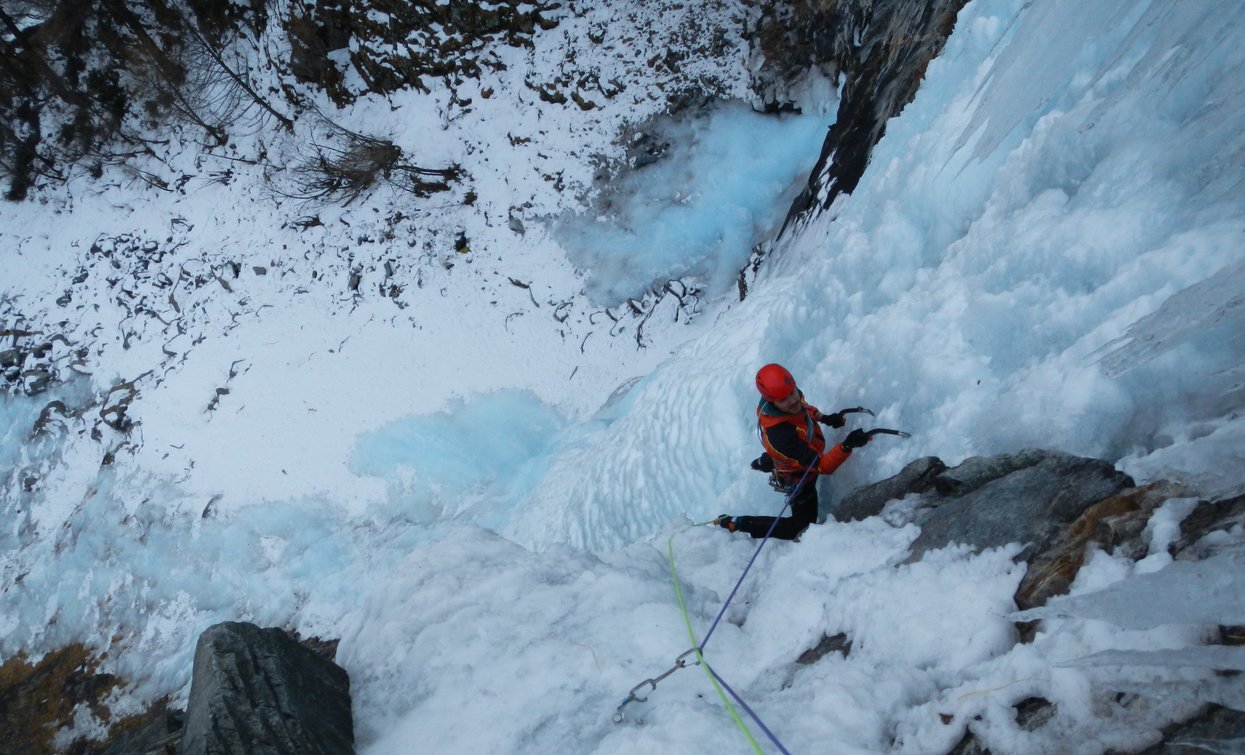 Arrampicata su cascata di ghiaccio - Cascate Valorz | © Archivio Scuola di Alpinismo e Scialpinismo Val di Sole