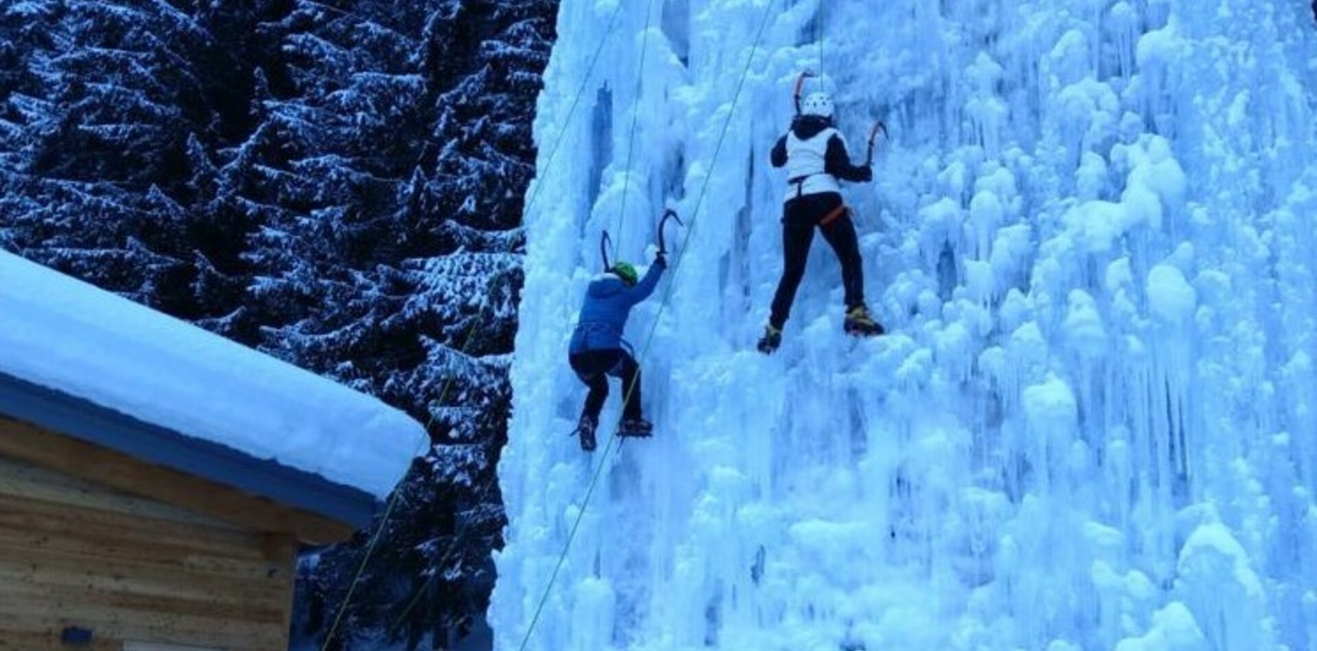 Parete di ghiaccio per ice climbing in Val di Rabbi, loc. Ai Plani | © Archivio APT Val di Sole - Ph Guide Alpine Val di Sole
