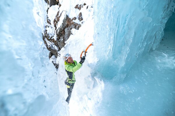 Ice climbing - arrampicata su ghiaccio | © Archivio APT Val di Sole - Ph Giacomo Podetti 