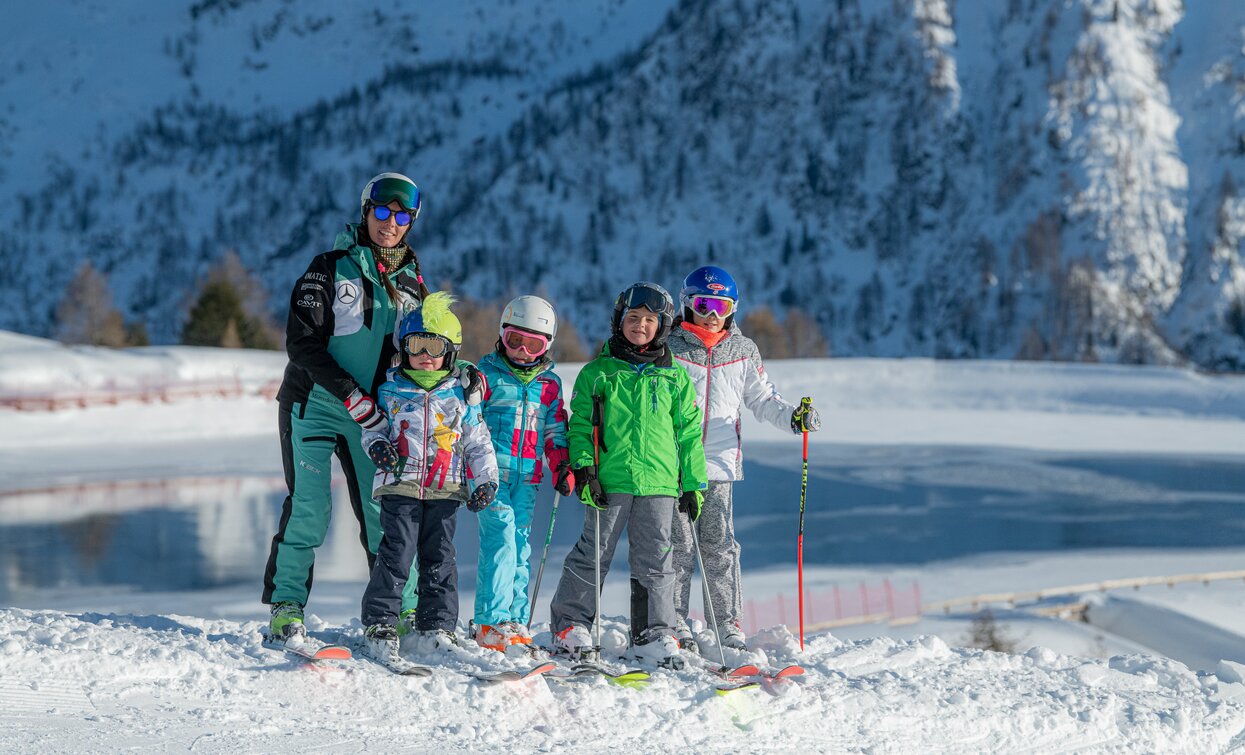 Corso di sci per bambini con la Scuola italiana Sci Tonale Presena | © Archivio Scuola italiana Sci Tonale Presena