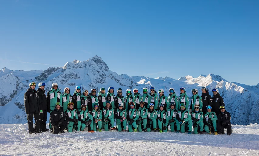 Team della Scuola italiana Sci e Snowboard Tonale Presena | © Archivio Scuola italiana Sci Tonale Presena - Ph Mauro Mariotti 