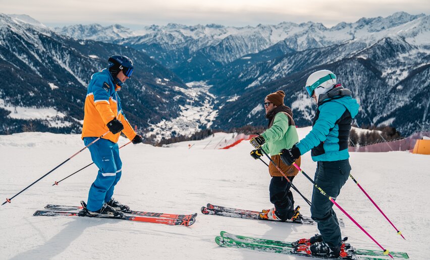 Maestro e allievi - Scuola Sci Val di Pejo  | © Archivio APT Val di Sole - Ph Alice Russolo