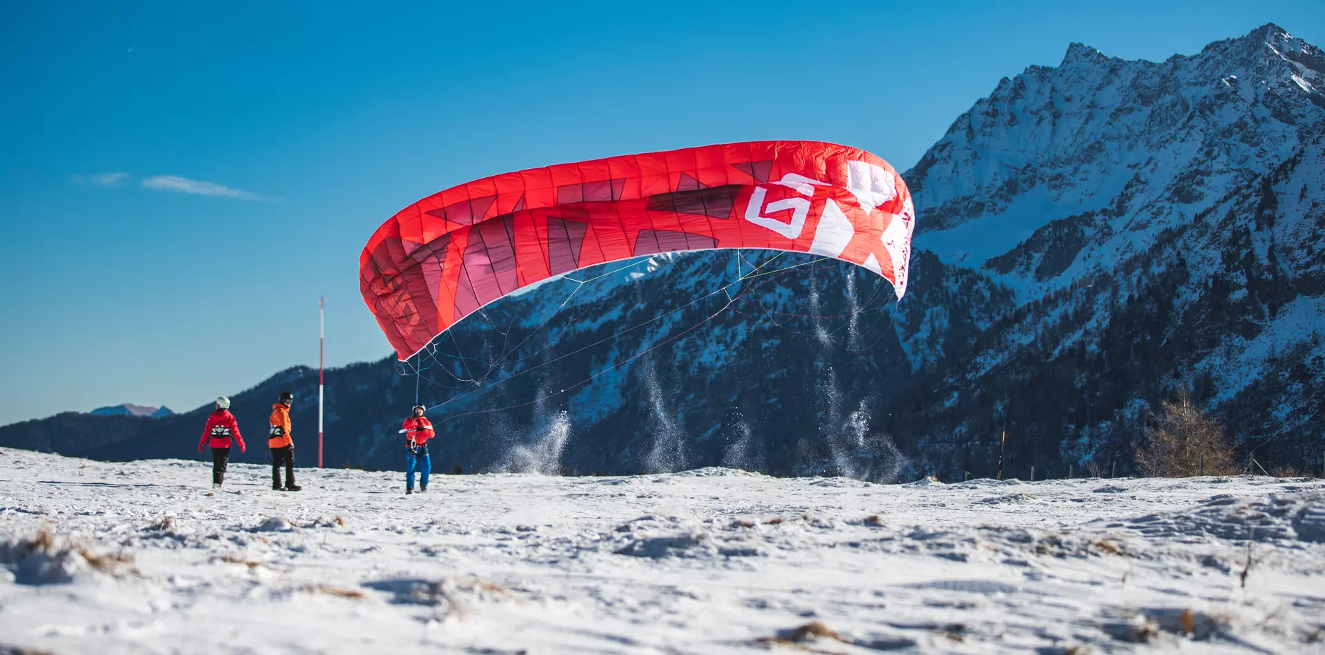 Snowkiting a Passo Tonale | © Archivio APT Val di Sole - Ph Federico Modica