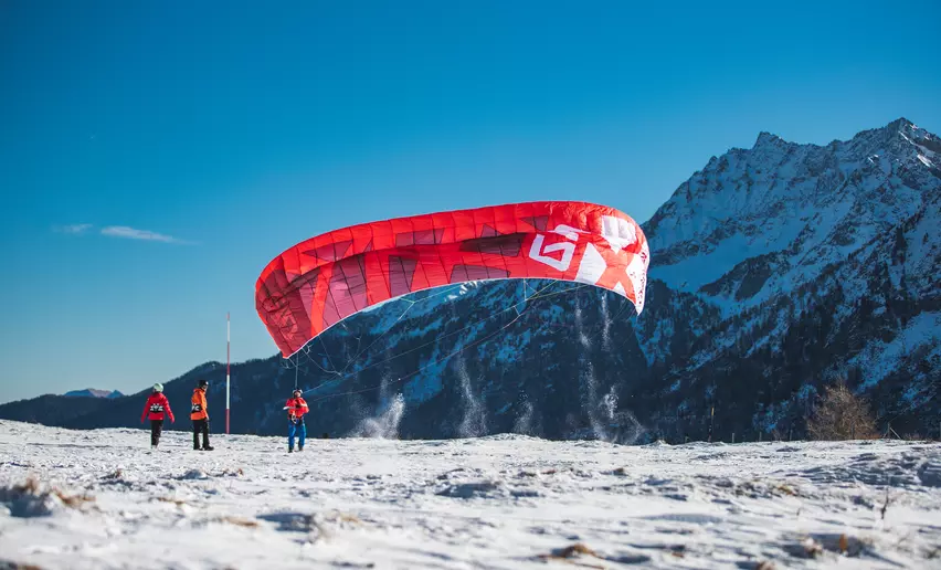 Snowkiting a Passo Tonale | © Archivio APT Val di Sole - Ph Federico Modica